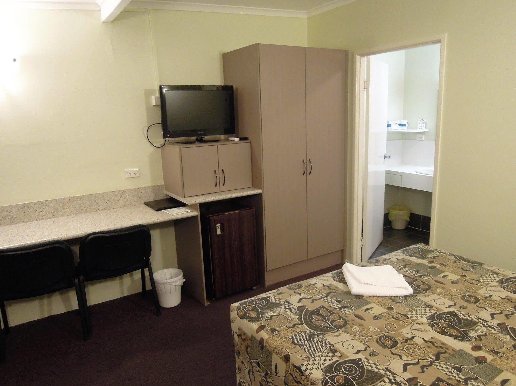 Biloela Centre Motel & Steakhouse Restaurant Exterior photo